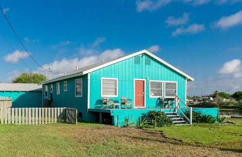 Flour Bluff House | Beautiful Laguna Madre Bayhouse with Private Beach Access