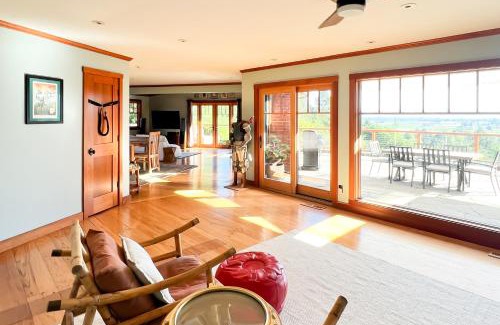 Graton House | Discover Laguna Overlook: Pet-Friendly with Hot Tub Bliss