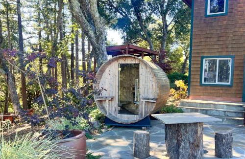 Graton House | Discover Laguna Overlook: Pet-Friendly with Hot Tub Bliss