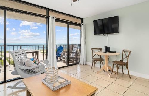 Rockport Apartment | Spectacular LR 308 with Bay View, Pool & Hot Tub