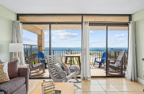 Rockport Apartment | Spectacular LR 308 with Bay View, Pool & Hot Tub