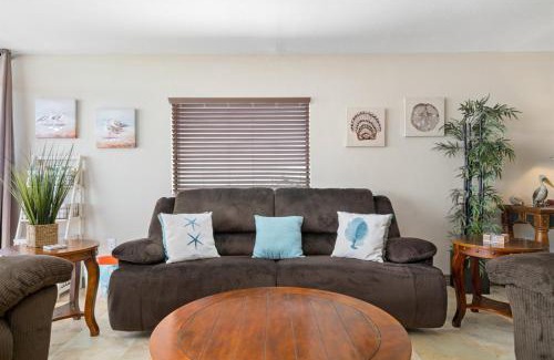 Rockport Apartment | Grandview Hotel: 4-Star Stay with Pool & Hot Tub Amenities