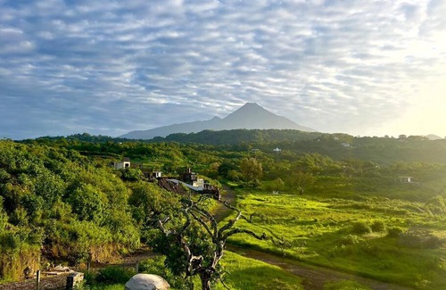 San Antonio House | Pet-Friendly Retreat at Lagunas del Volcán - Casa de Montaña