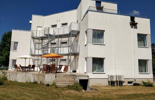 Varska Apartment | Laheveere Villa: Family-Friendly with Breakfast & Pets Allowed