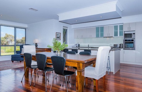 Torquay House | Family-Friendly Lahinch Mews with Top Guest Ratings