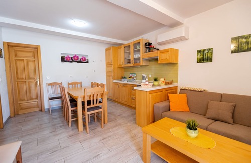 Metlika House | Relaxing Lahinja & Kolpa River Apartment with Private Pool
