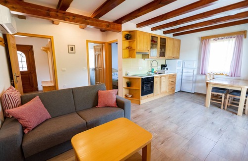 Metlika House | Relaxing Lahinja & Kolpa River Apartment with Private Pool