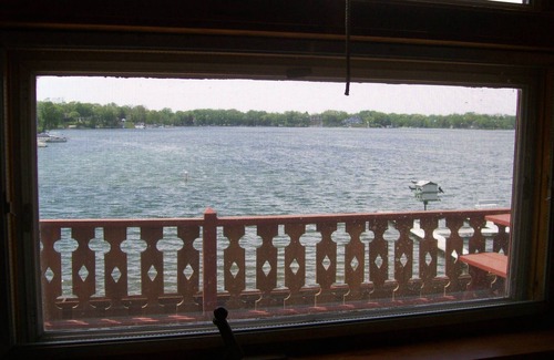 Powers Lake House | Relaxing Lakefront Cottage: Family Fun on Powers Lake