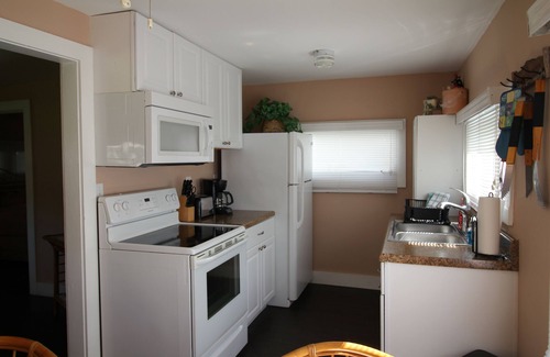 St. Lucie Village Cottage | Relaxed Old Florida Vibes on the Indian River Lagoon