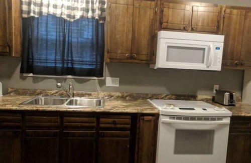 Jonesboro House | Relaxing Retreat for Families with Top Guest Ratings