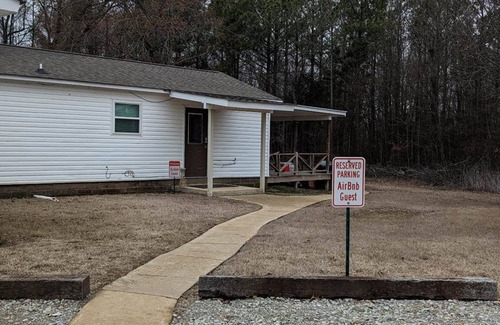 Jonesboro House | Relaxing Retreat for Families with Top Guest Ratings