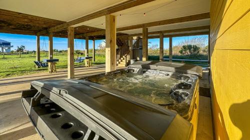 Port Bolivar House | Relaxing Retreat with Hot Tub & Private Beach Access