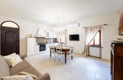 Peccioli Apartment | Lajatico Rentals -Grotticella House, SPA Apartment in Peccioli