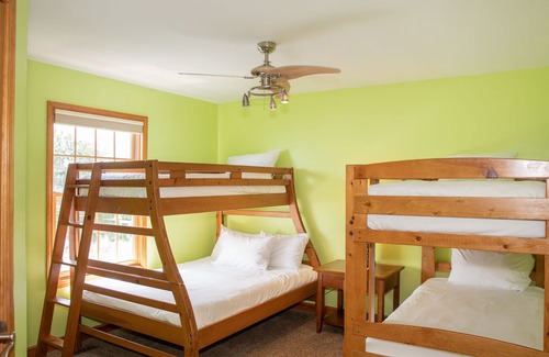 Gibraltar House | Lake Access, Wildlife, King Bed, Sunsets, Hot Tub