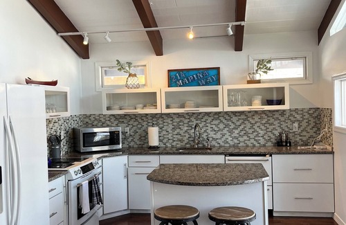 Greentown Cottage | Lake Wallenpaupack Retreat: Pool, Kitchen & Scenic Views