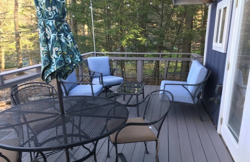 Greentown Cottage | Lake Wallenpaupack Retreat: Pool, Kitchen & Scenic Views