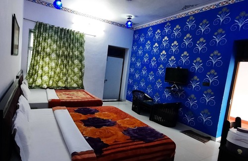 Kanooja Hotel | Relax at Lake Alpi Resort Kumbhalgarh with Pool & Dining