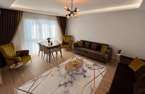 Kucukcekmece Apartment | Scenic Lake and Sea View 2-Bedroom Apartment Retreat
