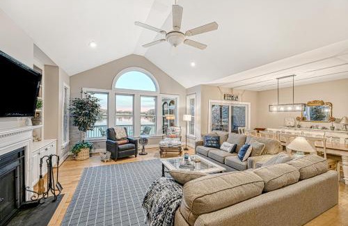 Mineral House | Lake Anna Cabana: Pet & Child Friendly Retreat, Rated 9/10