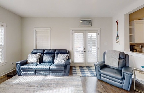 Mineral House | Lake Anna Cabana- Water Access, Premier Neighborhood, Lots of Amenities