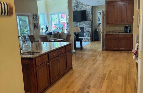 Mineral House | Experience Lake Anna Waterfront Home with Boat Dock & Beach