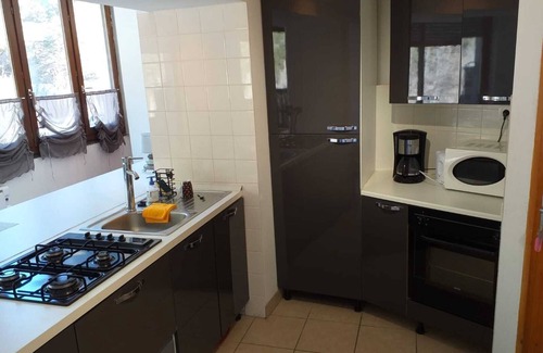 Guillestre Apartment | Inviting Lake Apartment with Pool, Spa & Child-Friendly Amenities