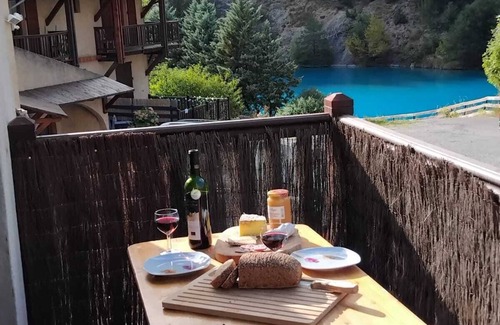 Guillestre Apartment | Inviting Lake Apartment with Pool, Spa & Child-Friendly Amenities
