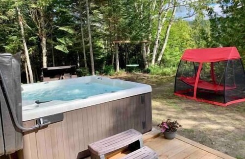 Saint Donat House | Experience Lake Archambault: Waterfront Fun & Relaxation