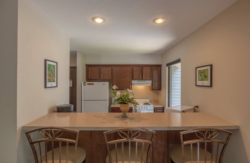 Innsbrook Condo | Experience Lake Aspen Overlook with Oceanfront Pool Access
