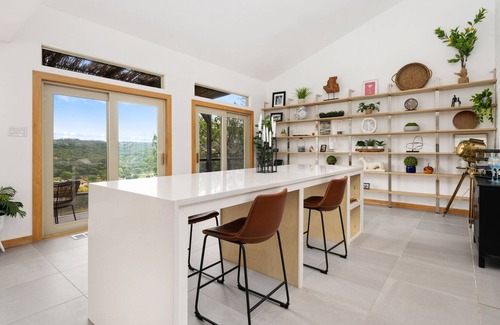 Apache Shores House | LAKE AUSTIN RETREAT - BEST VIEWS ON THE LAKE - ONE YEAR RENTAL ONLY