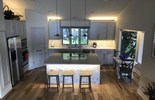 Rivercrest House | Idyllic Lake Austin Waterfront Retreat with Breathtaking Views