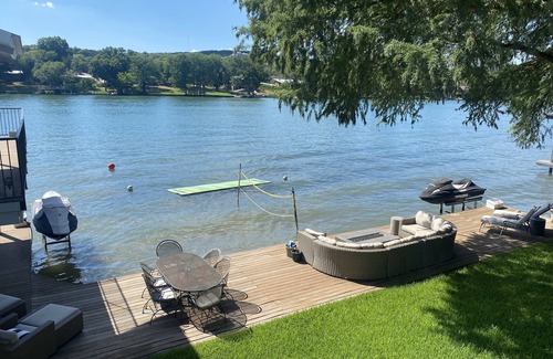 Rivercrest House | Idyllic Lake Austin Waterfront Retreat with Breathtaking Views