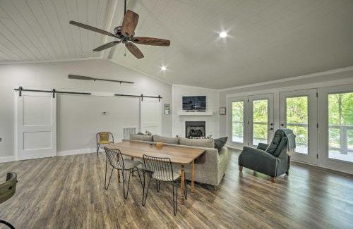 Cadiz House | Inviting Lake Barkley Home with Deck and Boat Dock Access