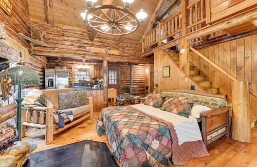 Lake Luzerne Cabin | Idyllic Lake Luzerne Cabin with Beach Access & Spa Amenities