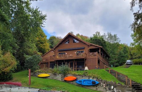 Neshobe Beach House | Cozy Lake Bomoseen Log Cabin - Ideal for Family Getaways