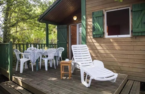 Naucelle Ski Chalet | Guest Rated: Perfect Comfort Chalet at Camping le Lac de Bonnefon