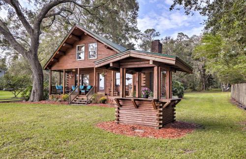 Pomona Park House | Serene Lake Broward Cabin with Private Boat Dock Access
