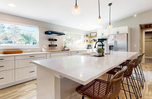 Burnet House | Discover Lake Buchanan Living: Family-Friendly Retreat Awaits