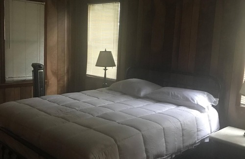 Jonesville Cabin | Relaxing Lake Cabin Retreat on Black River Lake - 9.4/10