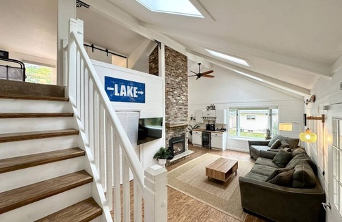 Nekoosa Cottage | Exquisite Sand Beach Retreat with Private Dock & Kayaks