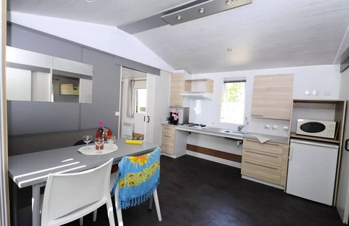 Marciac House | Lake Camping * - Mobile home PMR Comfort + 30m2 (2 bedrooms) + covered terrace 4 people