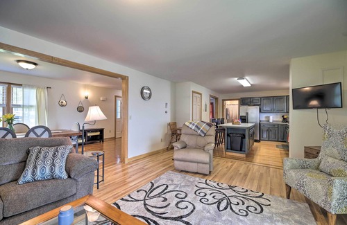 St. Albans House | Lake Champlain Retreat: Kayaks, Fire Pit & Ocean Views!