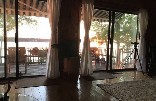 Malletts Bay House | Unforgettable Stay at Lake Champlain Deck House: 10/10 Review