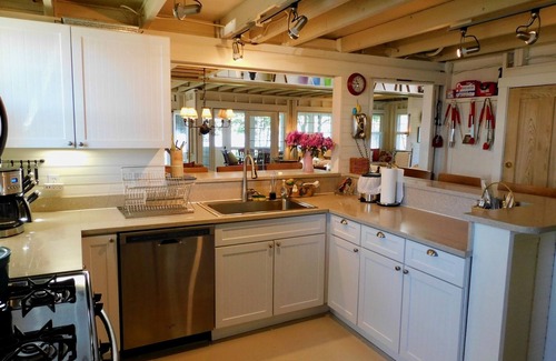 Malletts Bay Cottage | Experience Lake Champlain Great Camp: Pet-Friendly Getaway