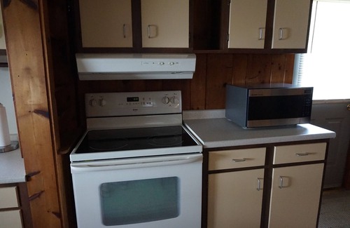 Swanton Cottage | Experience Lake Champlain Shoreline Cottage - 9.8 Guest Rated
