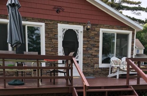 Town of Beekmantown Cottage | Tranquil Lake Champlain Waterfront Retreat with Beach Access