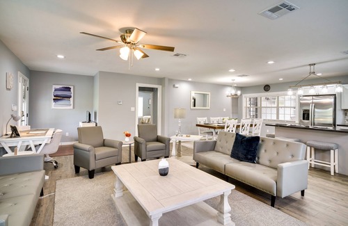 Lake Charles House | Cozy Lake Charles Retreat with Gas Grill & Fenced Yard