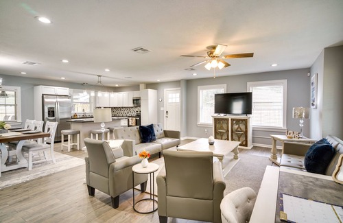 Lake Charles House | Cozy Lake Charles Retreat with Gas Grill & Fenced Yard