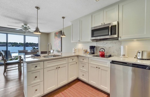 Charlevoix Condo | Unbeatable Edgewater Inn #101 with Waterfront Access