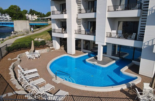 Charlevoix Condo | Unbeatable Edgewater Inn #101 with Waterfront Access